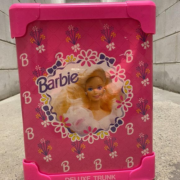 SOLD - 1991 Vintage Barbie Doll Trunk, Deluxe Trunk for Barbie Dolls - Picture 9 of 11